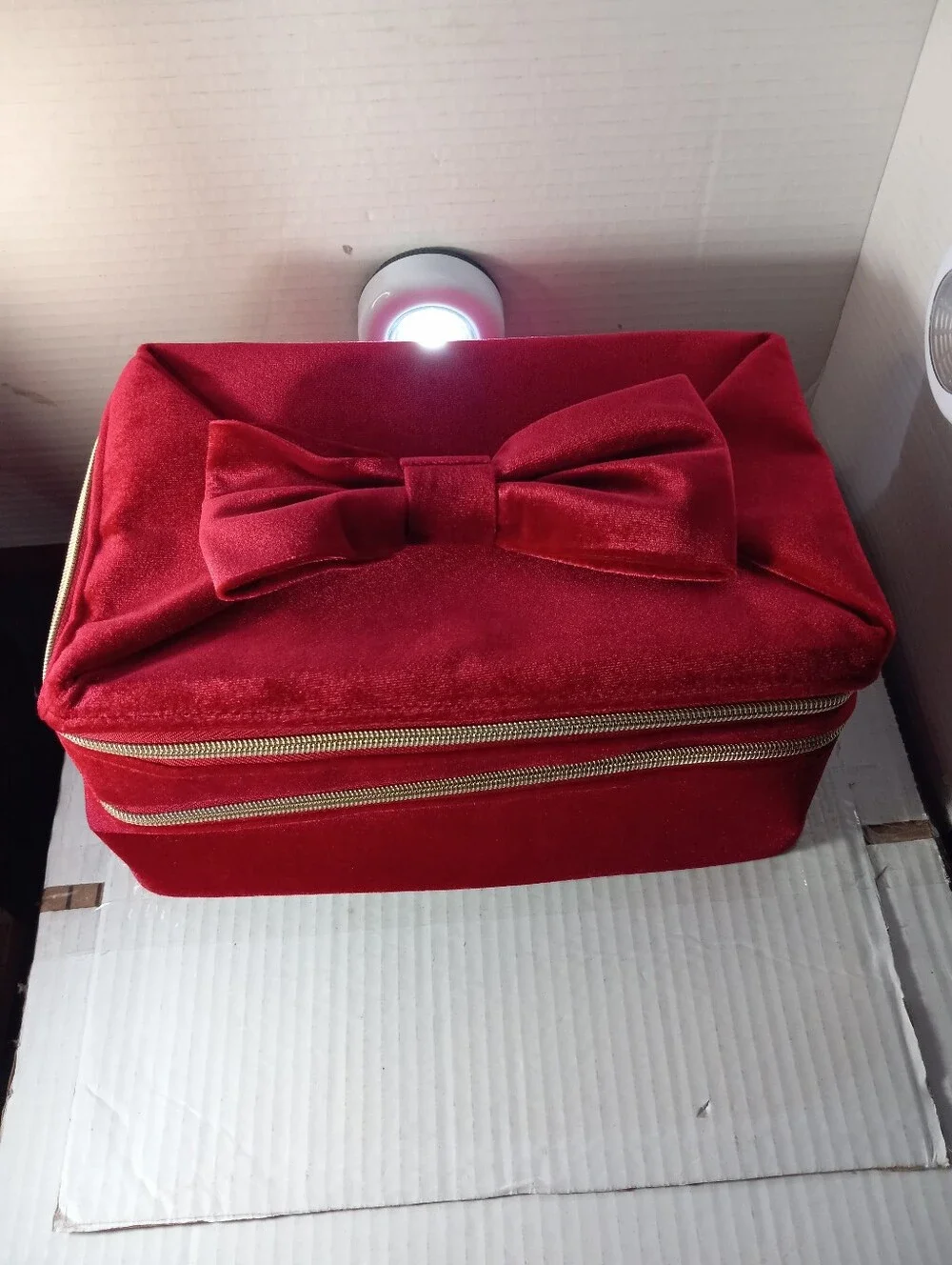 Vintage Estée Lauder Red Bow Velvet Soft 2 Zippered Layers Makeup Case TravelBag
